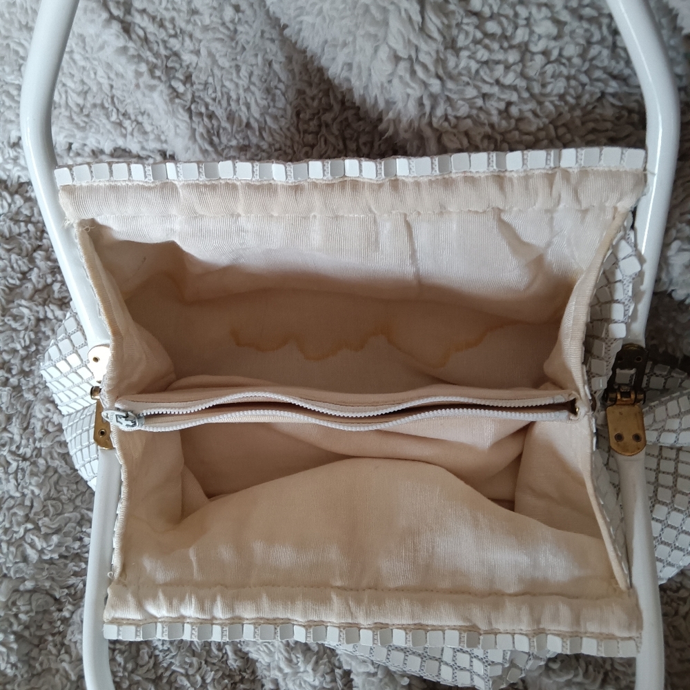 1960s Vintage White tile bag mod satchel - Picture 7 of 11